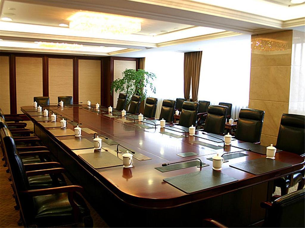 Xinghua Hotel 3*